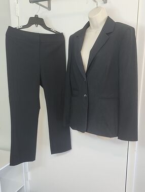Women’s Black Pinstripe Stretch Straight-Leg Trousers